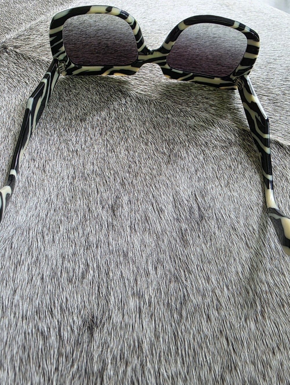 Dolce & Gabbana Zebra / Black Sun Glasses - Picture 7 of 11